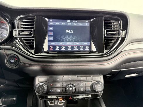 Used 2023 Dodge Durango GT image 19