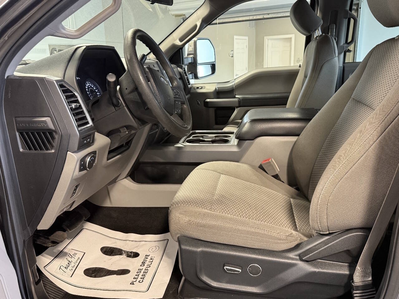 Used 2018 Ford F250 XLT w/ XLT Premium Package AWD/4WD image 9