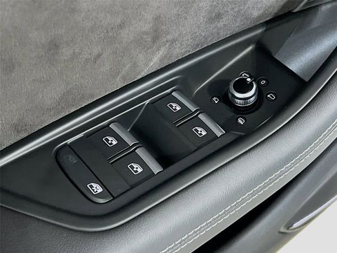 Used 2018 Audi S4 Prestige w/ Prestige Package image 23