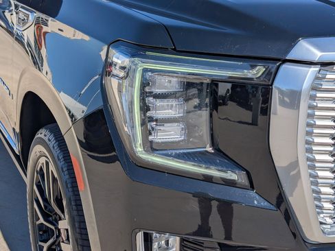 Used 2023 GMC Yukon Denali w/ Denali Reserve Package AWD/4WD image 11