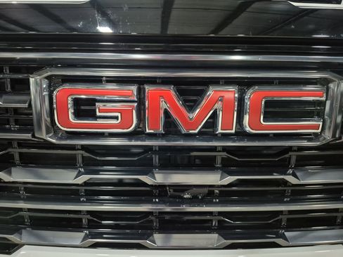 Used 2024 GMC Sierra 2500 AT4 w/ AT4 Preferred Package image 31