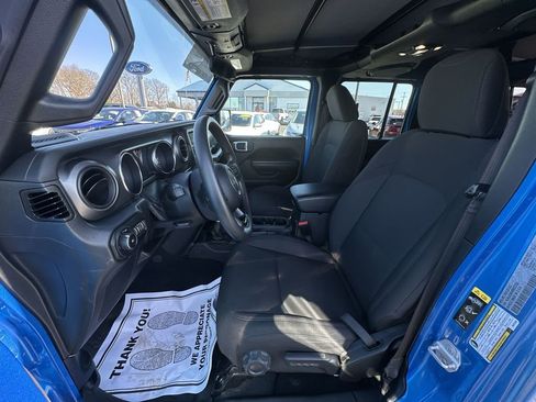 Used 2022 Jeep Wrangler Unlimited Sport image 11