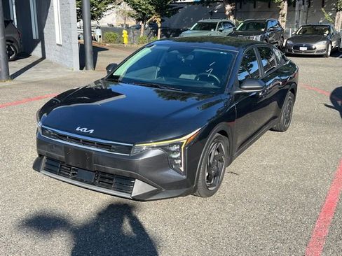 Certified 2025 Kia K4 EX FWD image 3