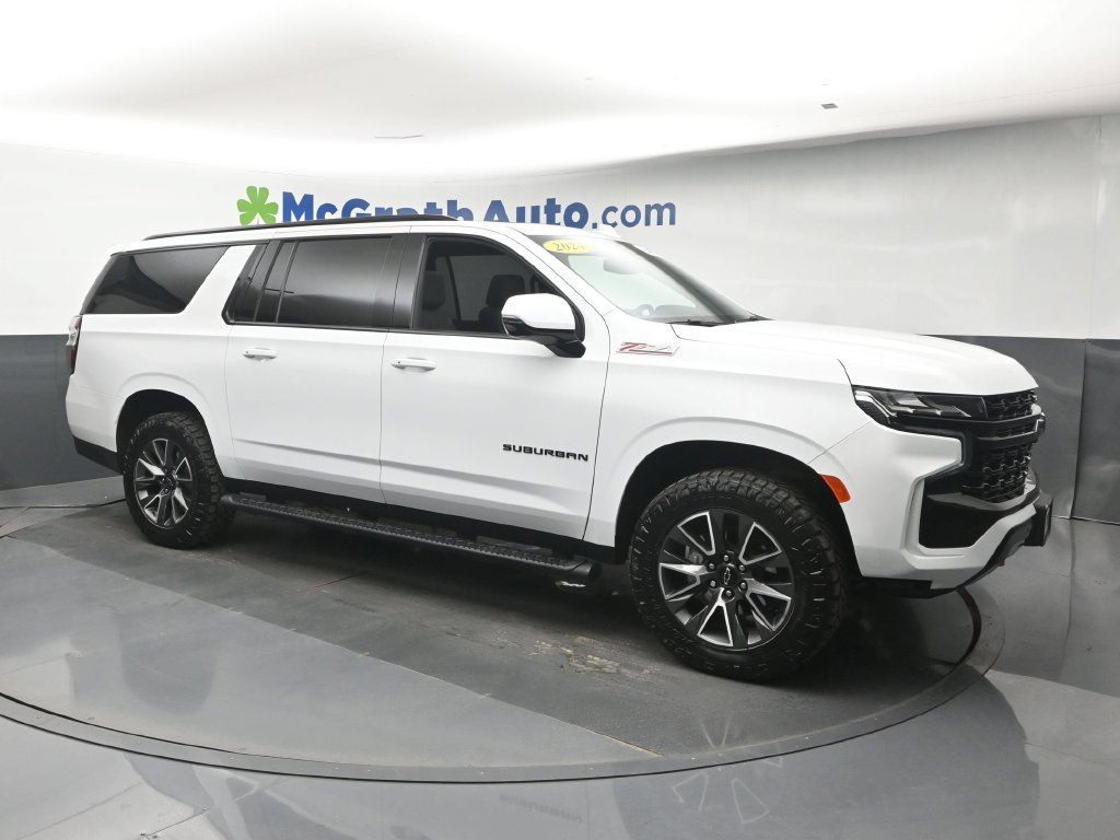 Used 2024 Chevrolet Suburban Z71 w/ Luxury Package AWD/4WD image 2