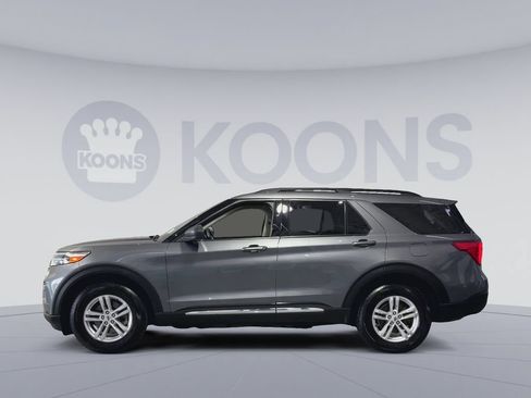 Used 2023 Ford Explorer XLT w/ Equipment Group 202A AWD/4WD image 7