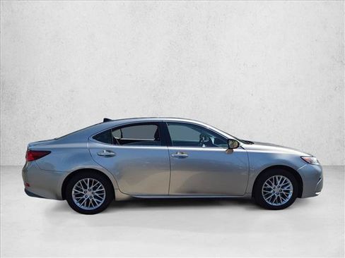 Used 2018 Lexus ES 350 w/ Navigation System Package FWD image 4
