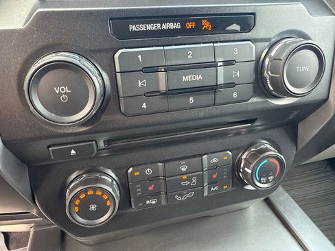 Used 2018 Ford F150 XLT w/ Equipment Group 302A Luxury AWD/4WD image 40