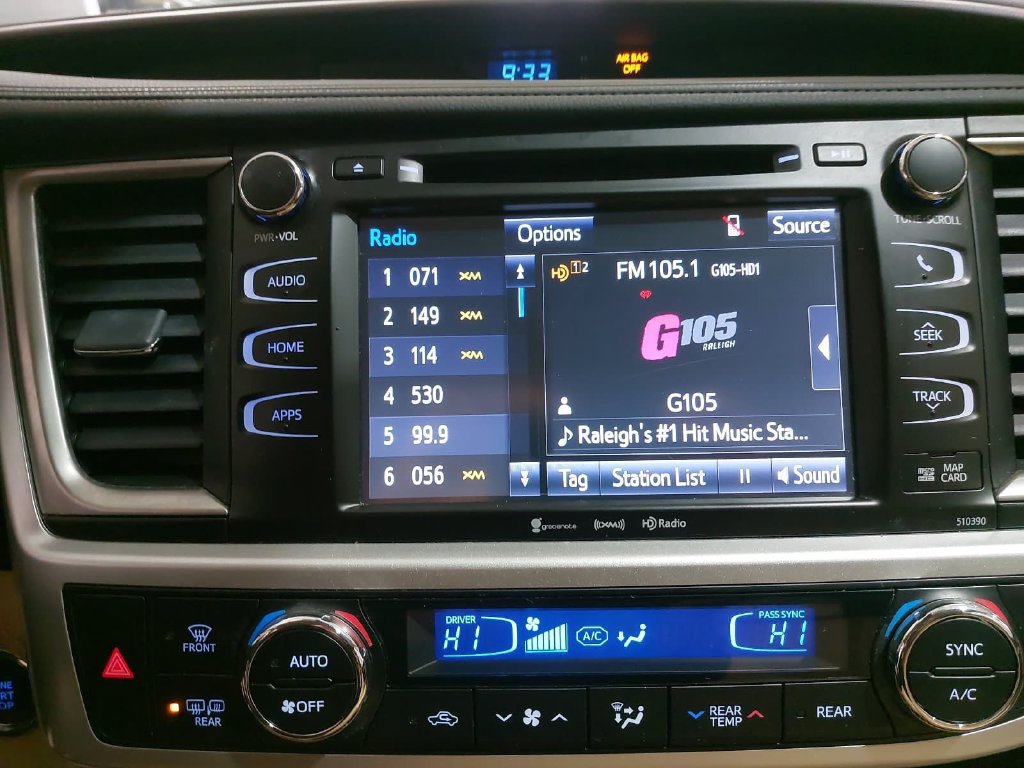 Used 2019 Toyota Highlander XLE FWD image 22