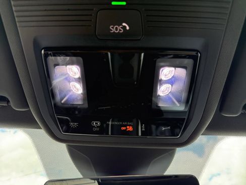 Used 2024 Volkswagen ID.4 2WD image 23