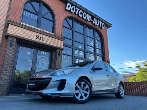 Used 2013 MAZDA MAZDA3 i SV FWD image 3