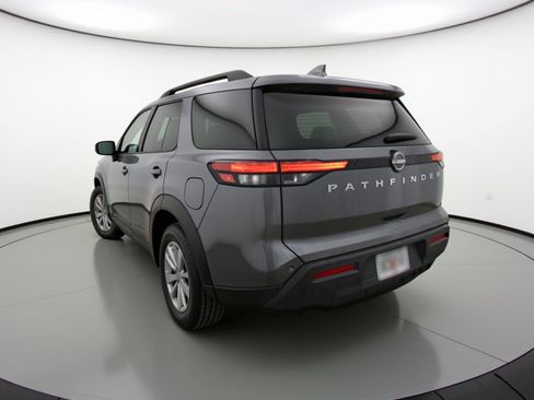 Used 2025 Nissan Pathfinder SV image 6