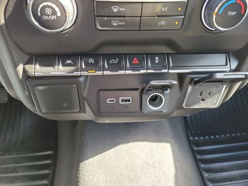 Used 2023 Chevrolet Silverado 1500 Custom AWD/4WD image 33