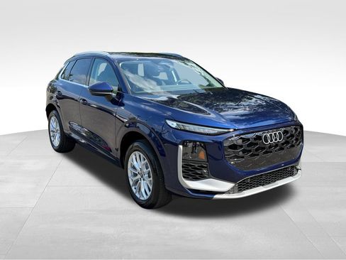 New 2026 Audi Q3 quattro 2.0T AWD/4WD image 3