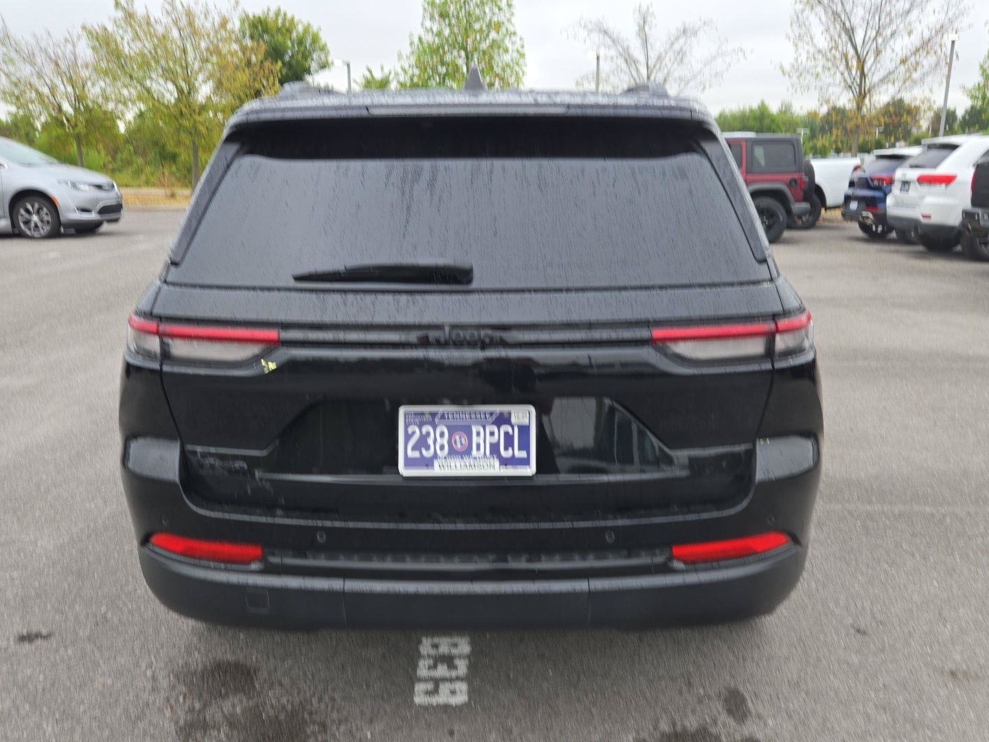 Used 2023 Jeep Grand Cherokee Altitude AWD/4WD image 6