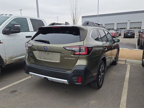 Used 2020 Subaru Outback Limited image 3
