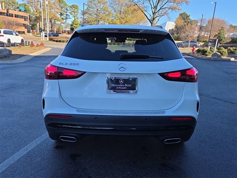 Certified 2025 Mercedes-Benz GLA 250 image 4