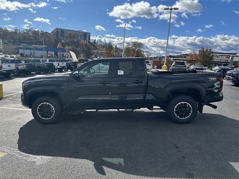 New 2025 Toyota Tacoma TRD Off-Road image 2