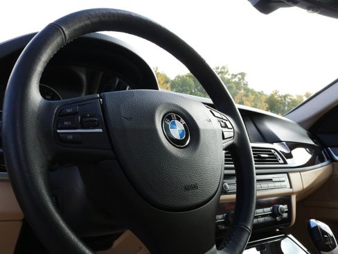 Used 2012 BMW 535i xDrive Sedan image 25