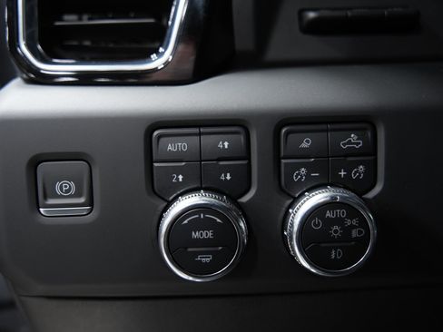 Used 2024 GMC Sierra 2500 Denali w/ Denali Reserve Package image 29