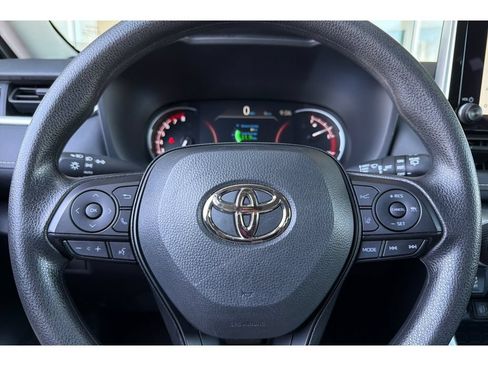 Certified 2025 Toyota RAV4 XLE AWD/4WD image 25