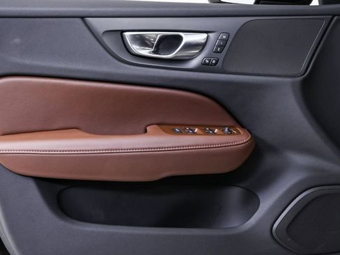 Certified 2025 Volvo V60 B5 Cross Country Plus image 8