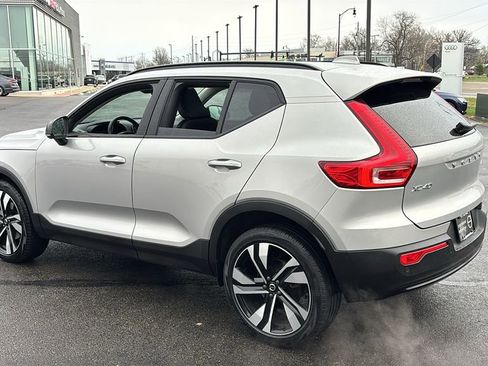 Certified 2025 Volvo XC40 B5 Plus image 4