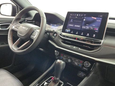 Used 2024 Jeep Compass Trailhawk image 9