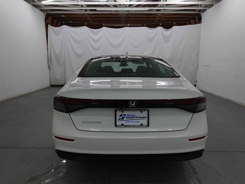 Certified 2023 Honda Accord EX image 6