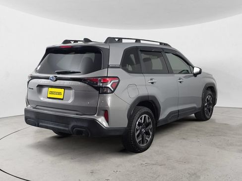 Certified 2025 Subaru Forester Premium w/ Convenience Package #1 AWD/4WD image 5