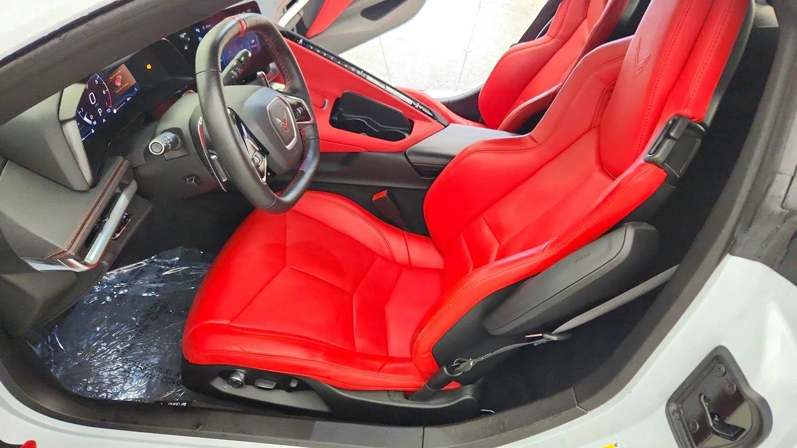 Used 2024 Chevrolet Corvette Stingray Preferred Cpe w/ Battery Protection Package RWD image 15