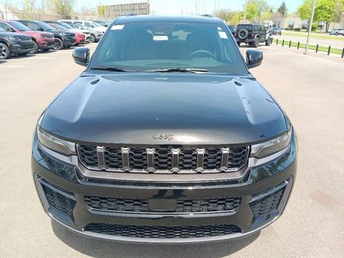 New 2026 Jeep Grand Cherokee Altitude AWD/4WD image 10