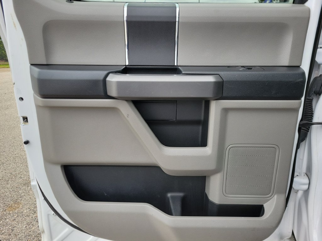 Used 2017 Ford F150 XLT AWD/4WD image 10