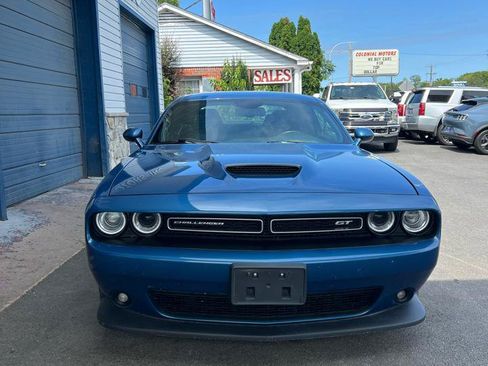 Used 2022 Dodge Challenger GT RWD image 3