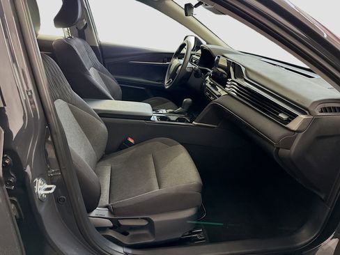 Used 2025 Toyota Camry LE image 32