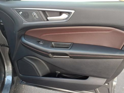 Used 2022 Ford Edge Titanium w/ Equipment Group 301A AWD/4WD image 9