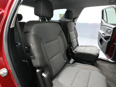 Used 2021 Chevrolet Traverse LT image 43