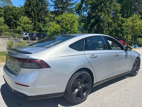 Used 2024 Honda Accord Sport image 4