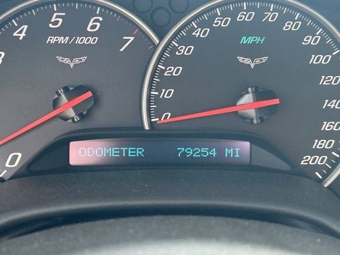 Used 2005 Chevrolet Corvette Convertible w/ Preferred Equipment Group image 12