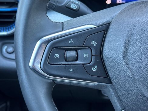 Used 2026 Chevrolet Trax LT w/ Sunroof Package FWD image 35