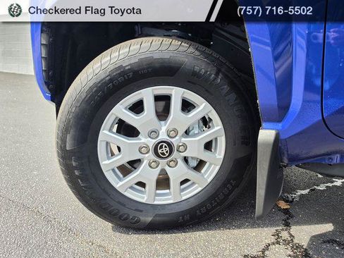 Certified 2025 Toyota Tacoma SR5 AWD/4WD image 10