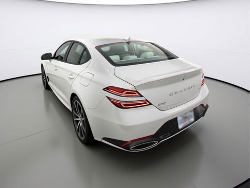 Used 2025 Genesis G70 2.5T image 6