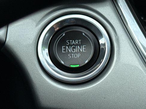 Used 2025 Chevrolet Trax LT FWD image 22
