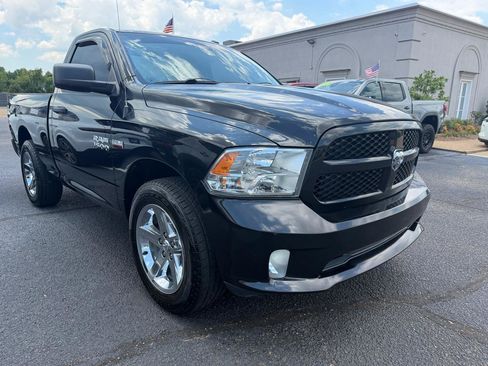 Used 2015 RAM 1500 Express RWD image 3
