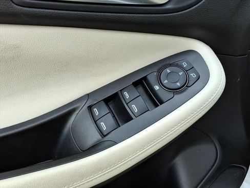 Used 2025 Buick Encore GX Sport Touring w/ Advanced Technology Package AWD/4WD image 18