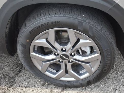 Certified 2024 Kia Seltos LX AWD/4WD image 12