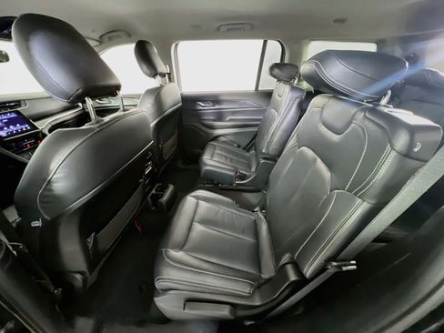 Used 2023 Jeep Grand Cherokee L Laredo AWD/4WD image 22
