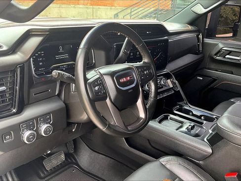 Used 2025 GMC Sierra 2500 AT4 AWD/4WD image 17