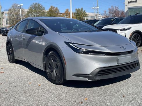 Used 2024 Toyota Prius LE image 5