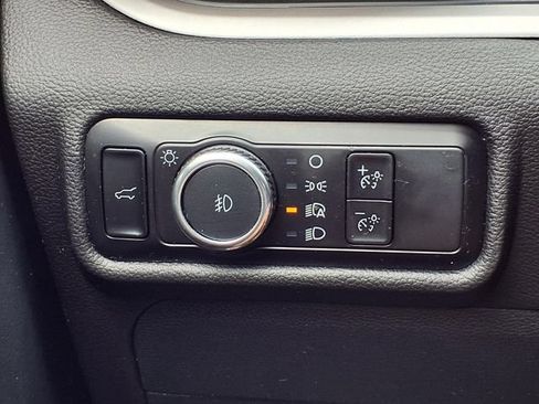 Used 2023 Ford Explorer XLT w/ Equipment Group 202A AWD/4WD image 18