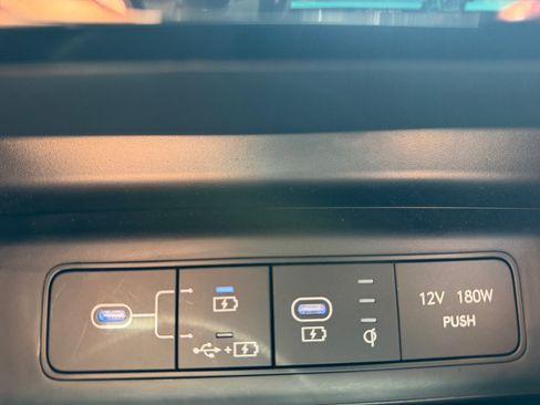 Certified 2025 Hyundai Santa Cruz Limited AWD/4WD image 31